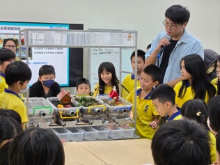 環境教育--三年級及五年級參訪海大雨水公園:LINE_ALBUM_1131011海大雨水公園參訪_241021_17